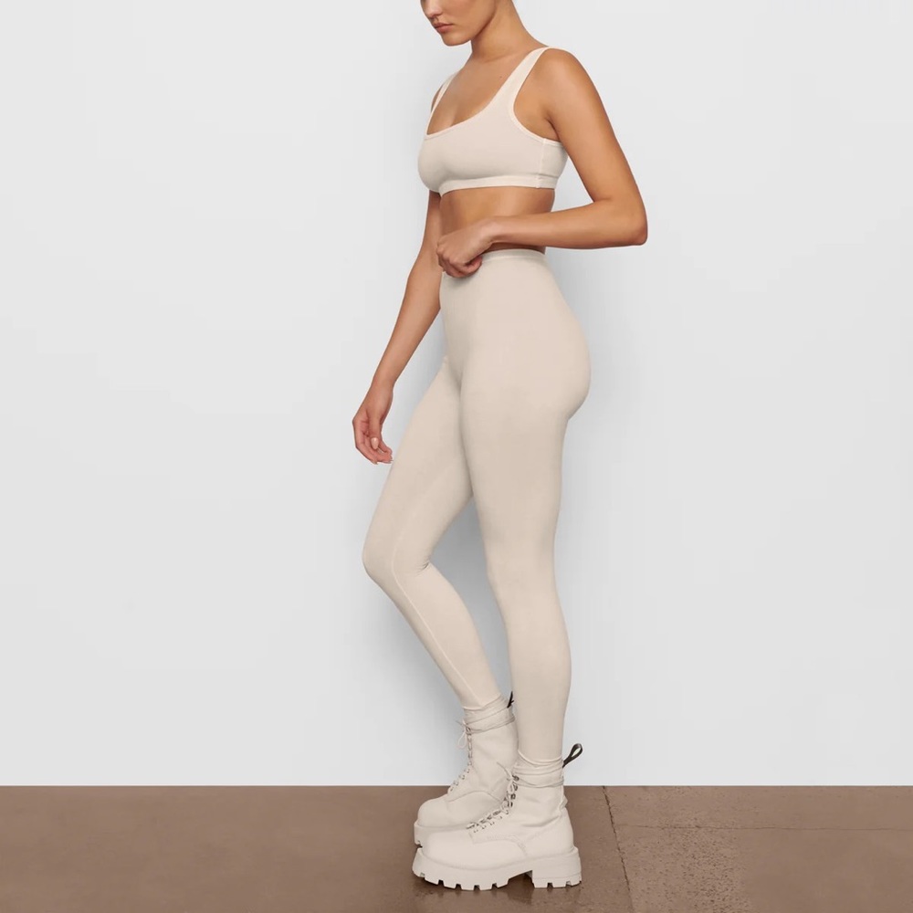Skims Limited Edition Outdoor Basics Legging in Bone